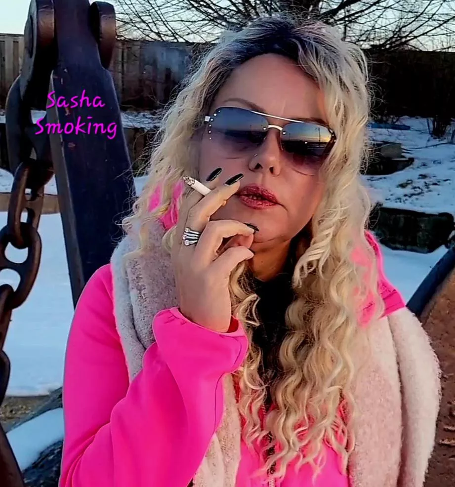 A Challenge to all my friends and followers today! Compliment at least 1 person today.. It must be genuine, male or female (and non creepy) that's it. Let me know in the comments how it went!