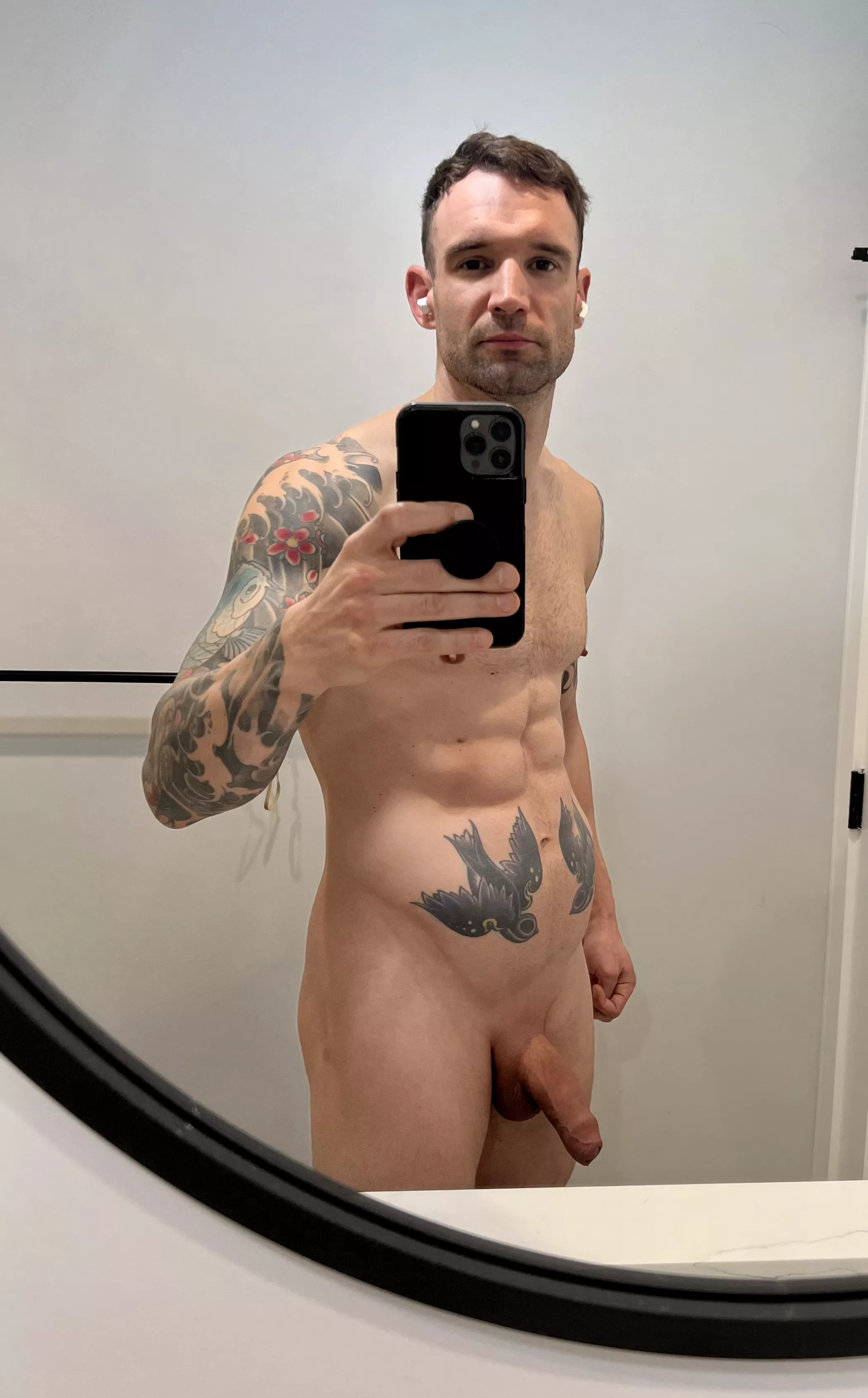 any bros who would kindly help me release some tension down their throat in the gym's bathroom? (40)