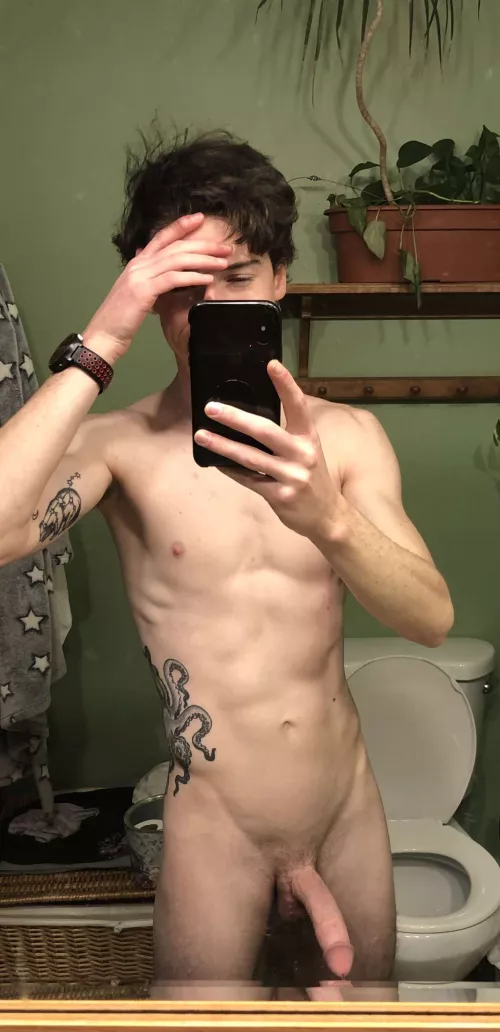 Are their actually guys that like giving head while you game ? I need some proof.