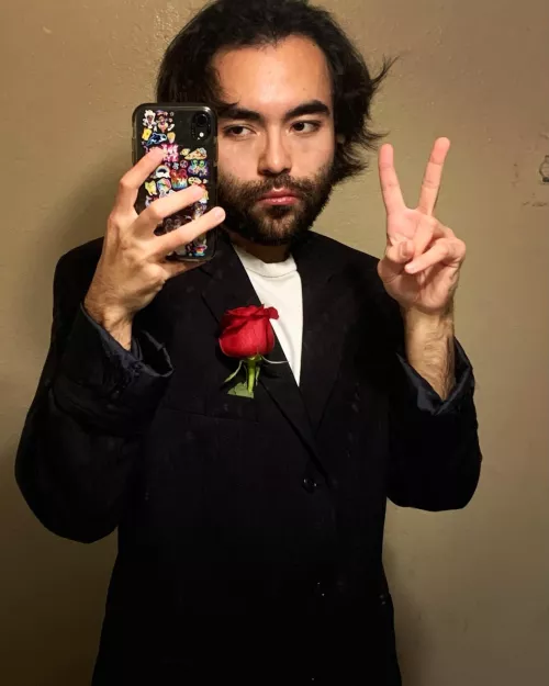 be my date? 🫣