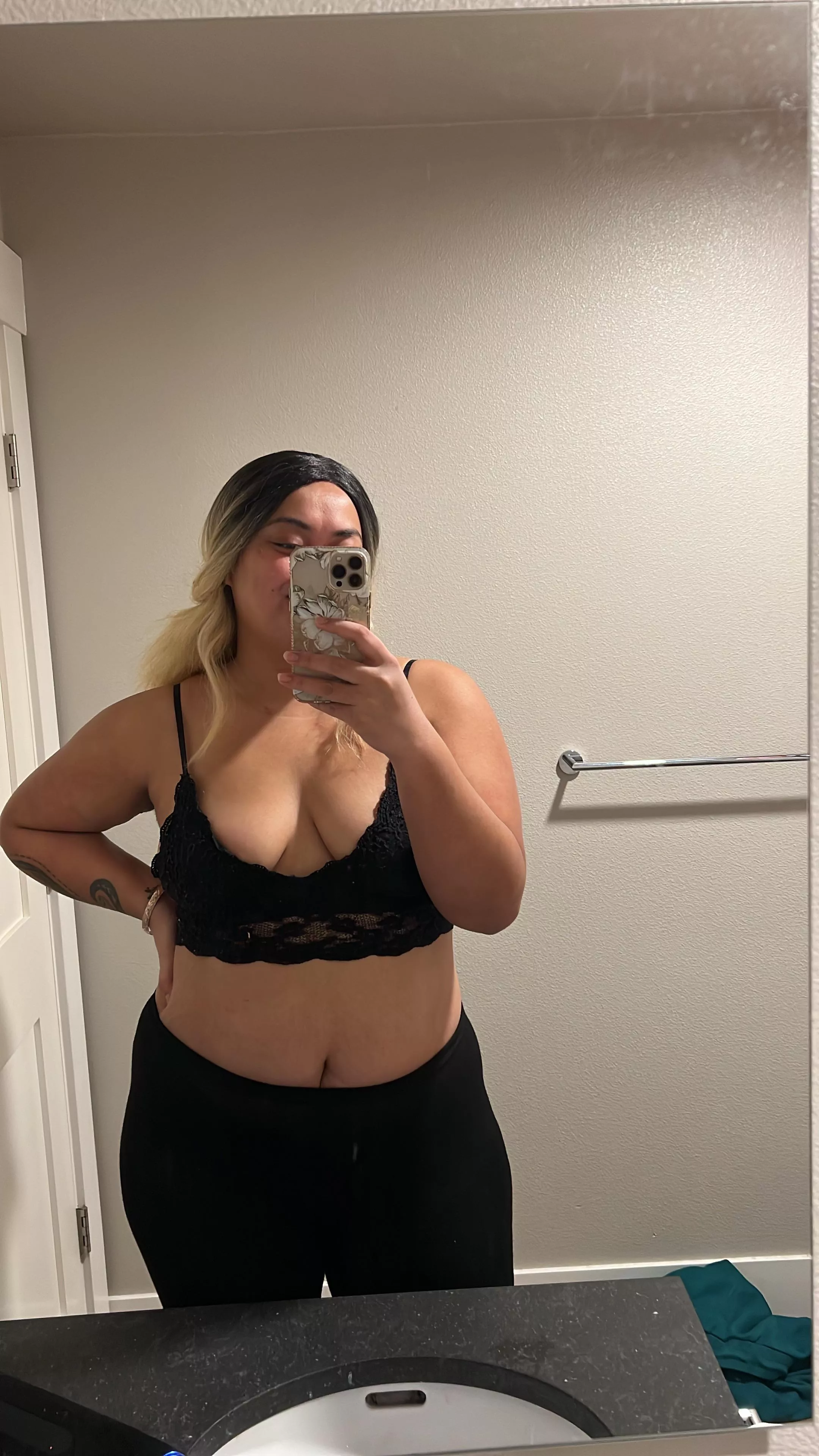 BWW Stoner Milf 🍃🦋