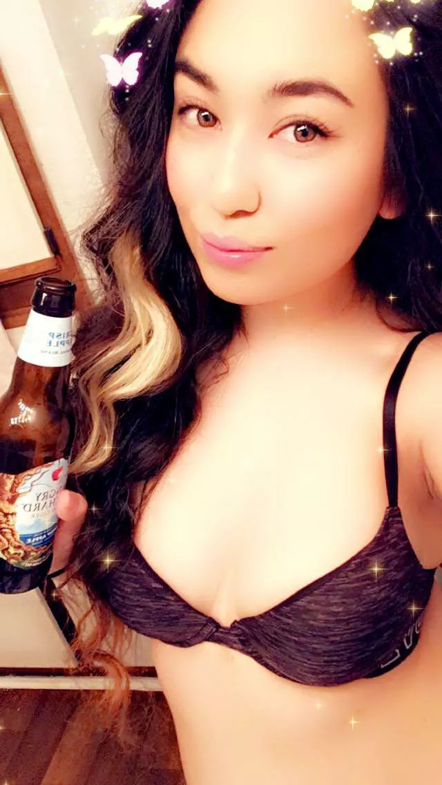 Half Japanese & Horny.. I'll drink to that 💋