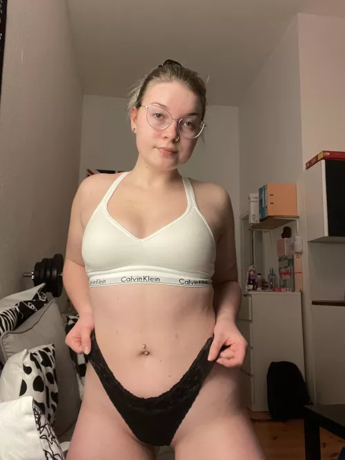 I hope you think I'm adorable enough! (18f)