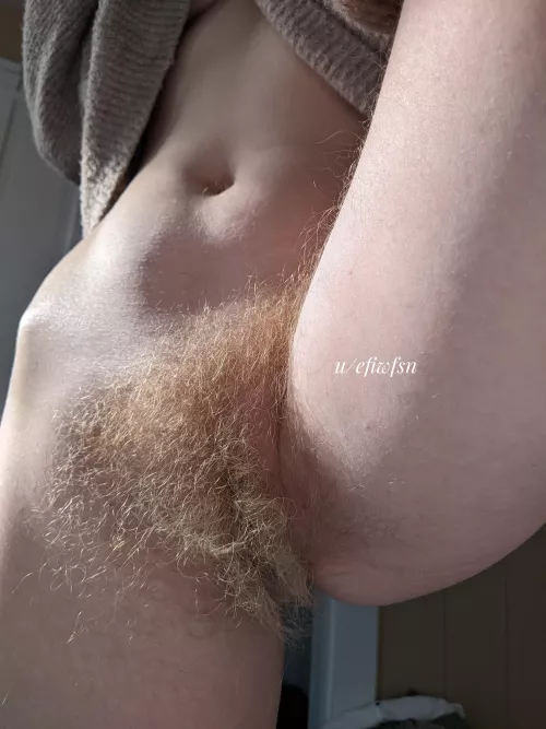 I love the way my bush crawls down my thighs