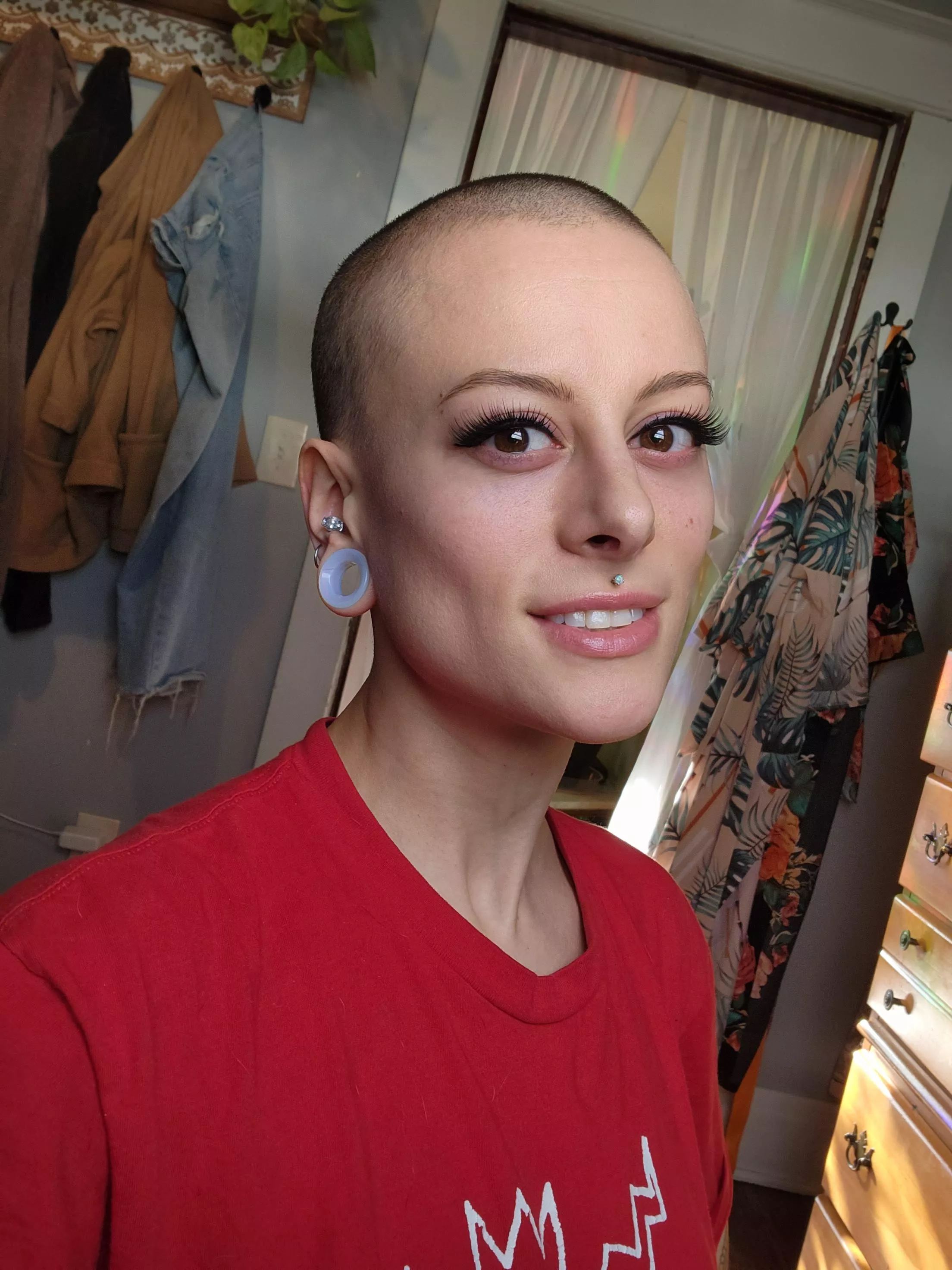 I'm new to [f]alse lashes