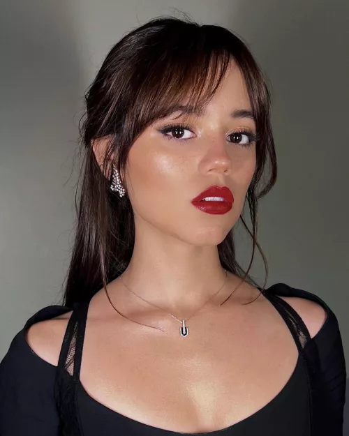 Jenna Ortega is so gorgeous
