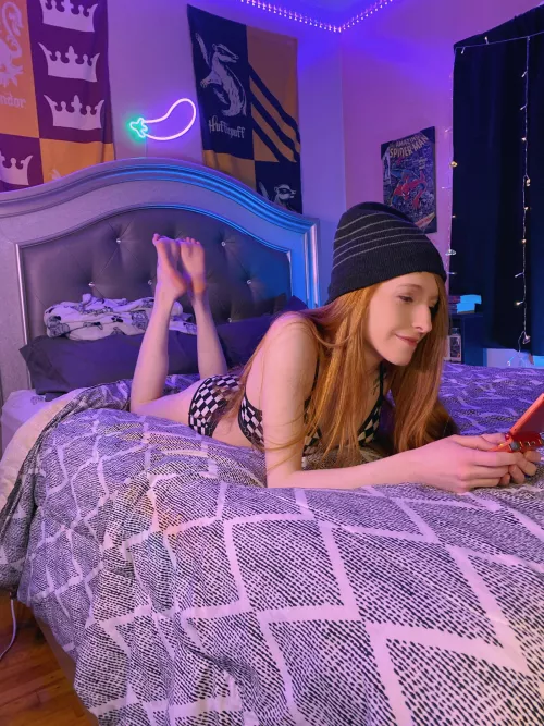 just being cute gaming :3