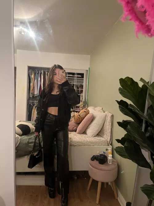 Off for a night out 😈😘