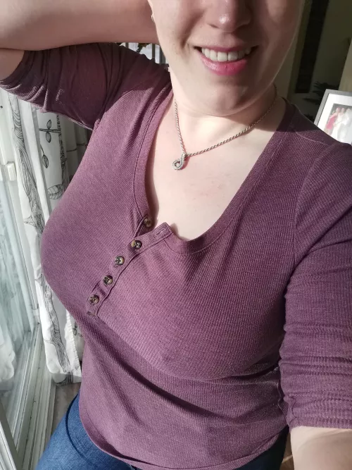 One of my favorite shirts, love the way it fits