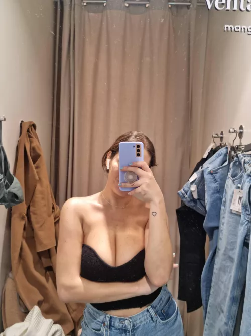 POV: Your naughty girlfriend sends you a selfie from the fitting room