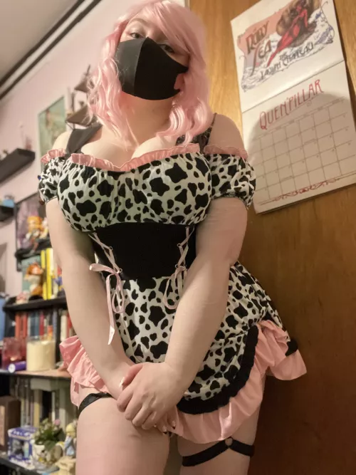 Proper outfit for a hucow going out on errands