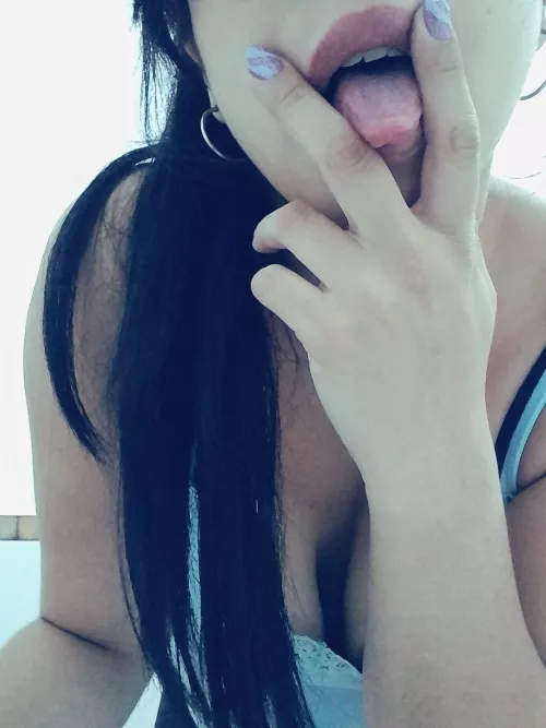 rub my tongue on your dick mmm