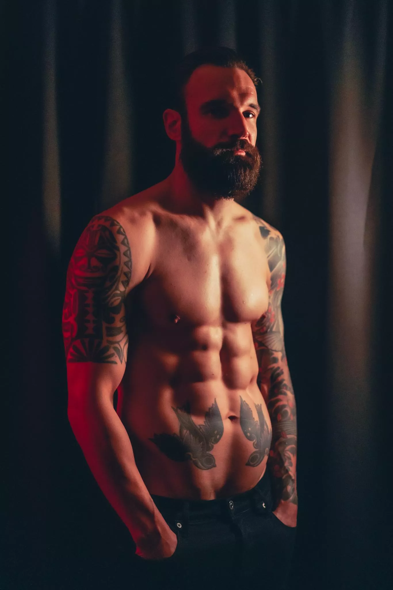 The lighting hits my abs perfectly here