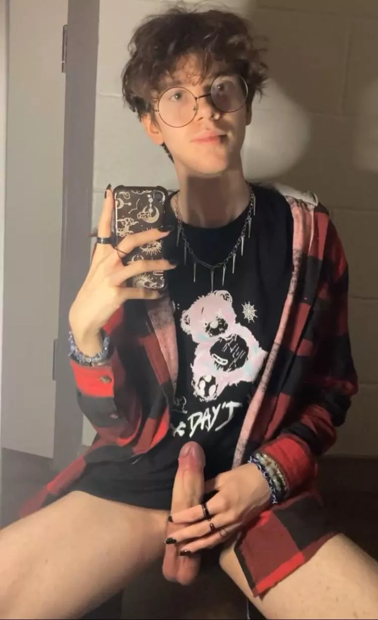 Wanna help me cum before my lecture?