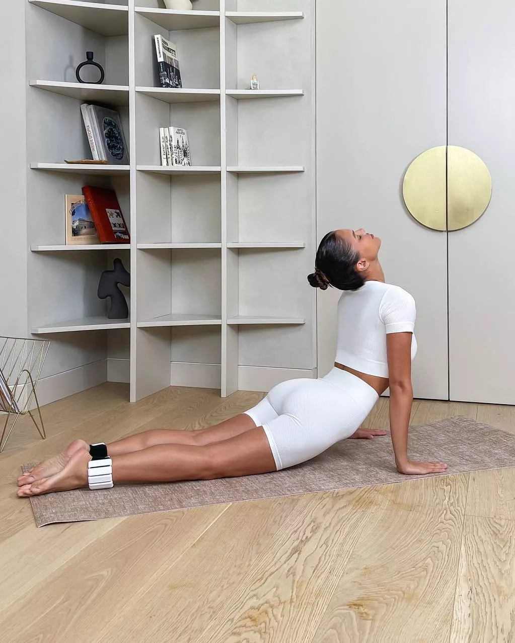 white shorts suit her