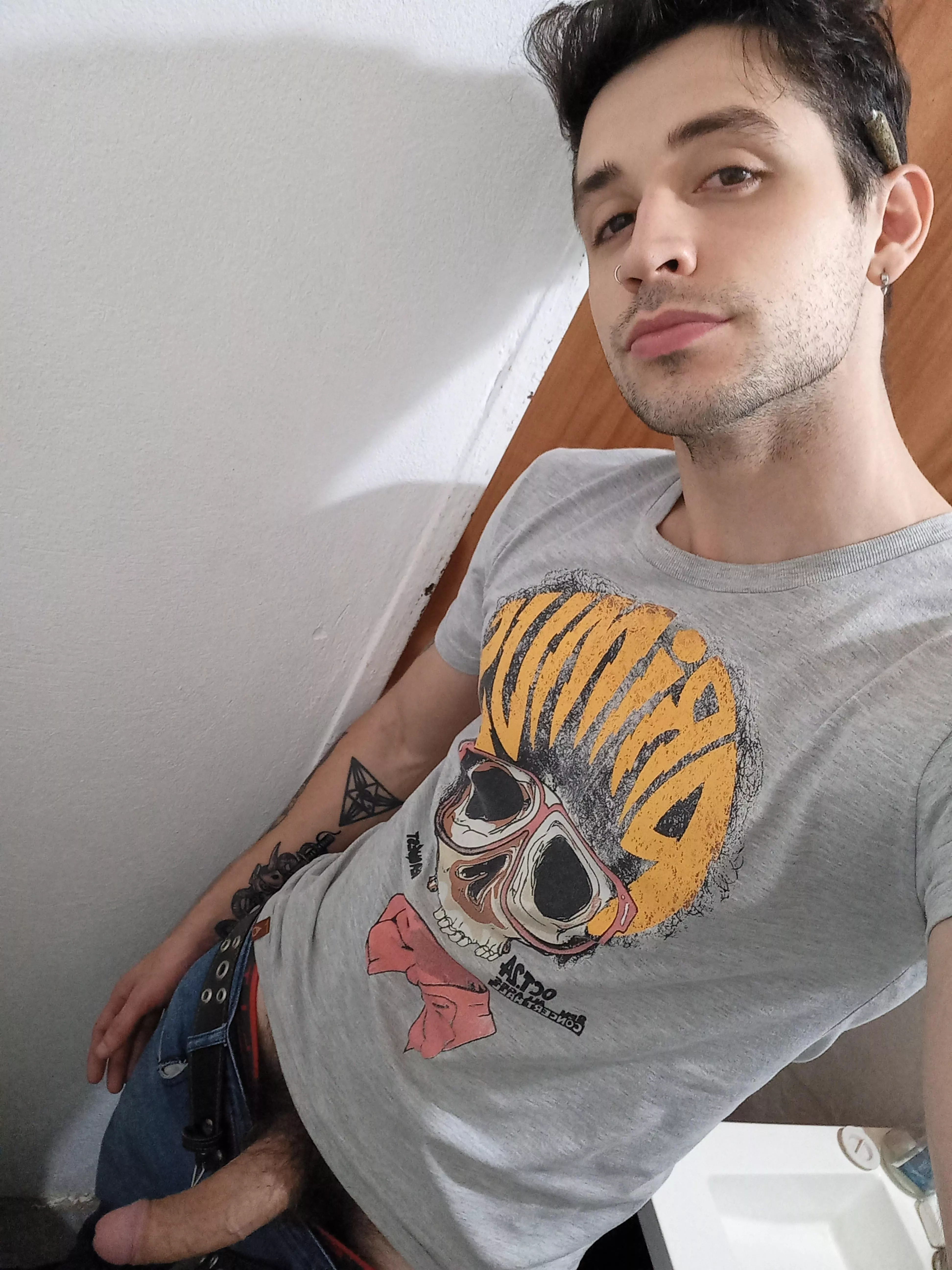 Will you accompany me to the bathroom? 😉