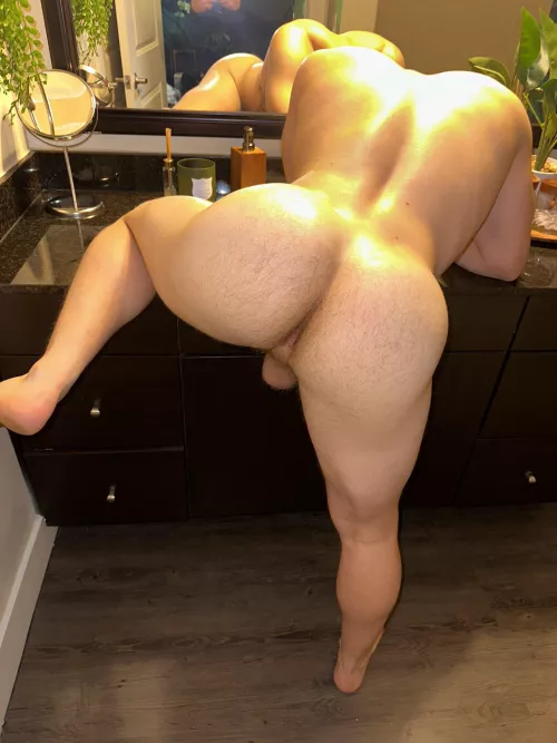 You wouldn’t last a minute in this bubble butt 😮‍💨