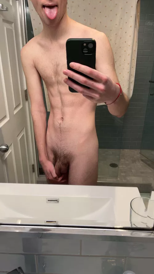 19 horny af let’s stroke to whatever kinky porn u want will do anything weird gooners++ @h_ng113