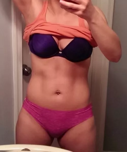 35 [F] daily physique check-in :)