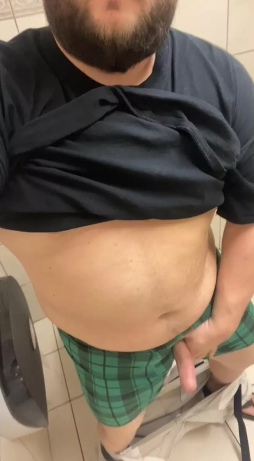 Anyone want some chubby dad bod?