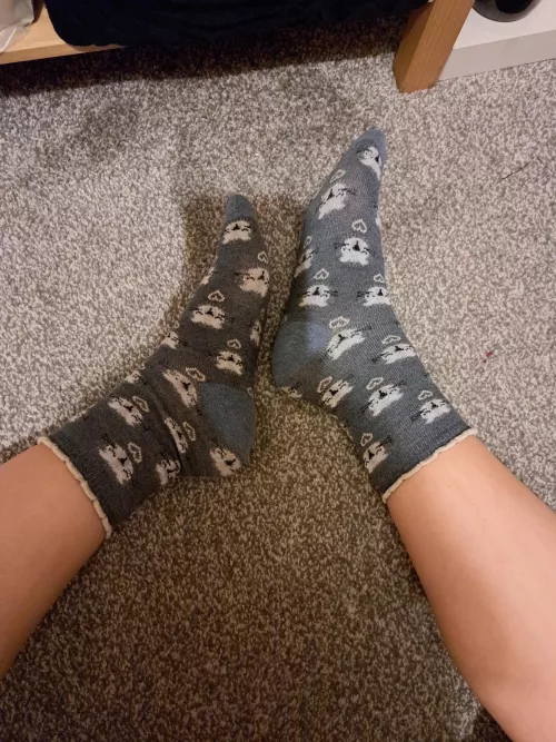 Are there still fans of more cutesy sock patterns? 🥰💋 [Female]