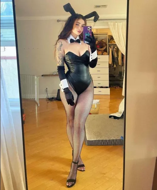 Bunny girl Mai , if u see me lemme know down 😊