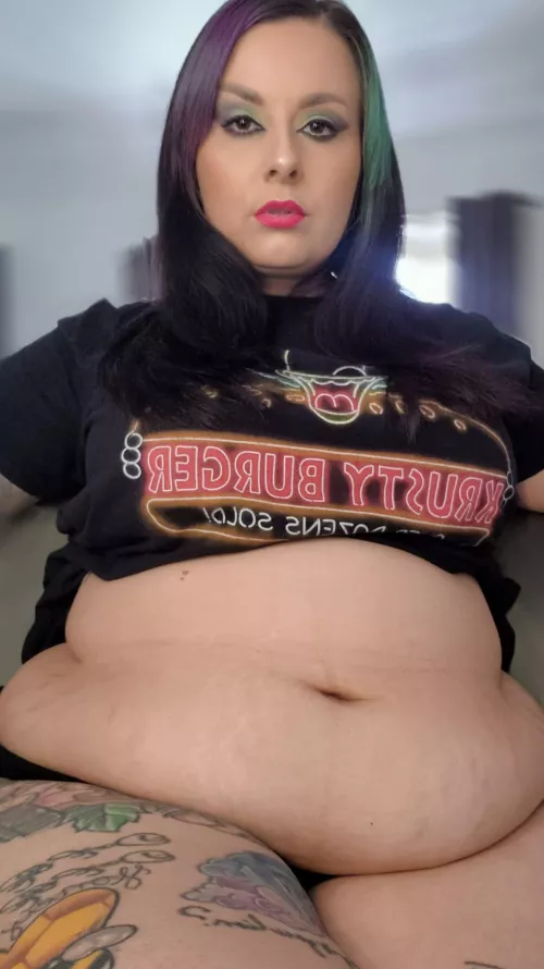 Call me a pig and tell me how you want me to be so big 😏