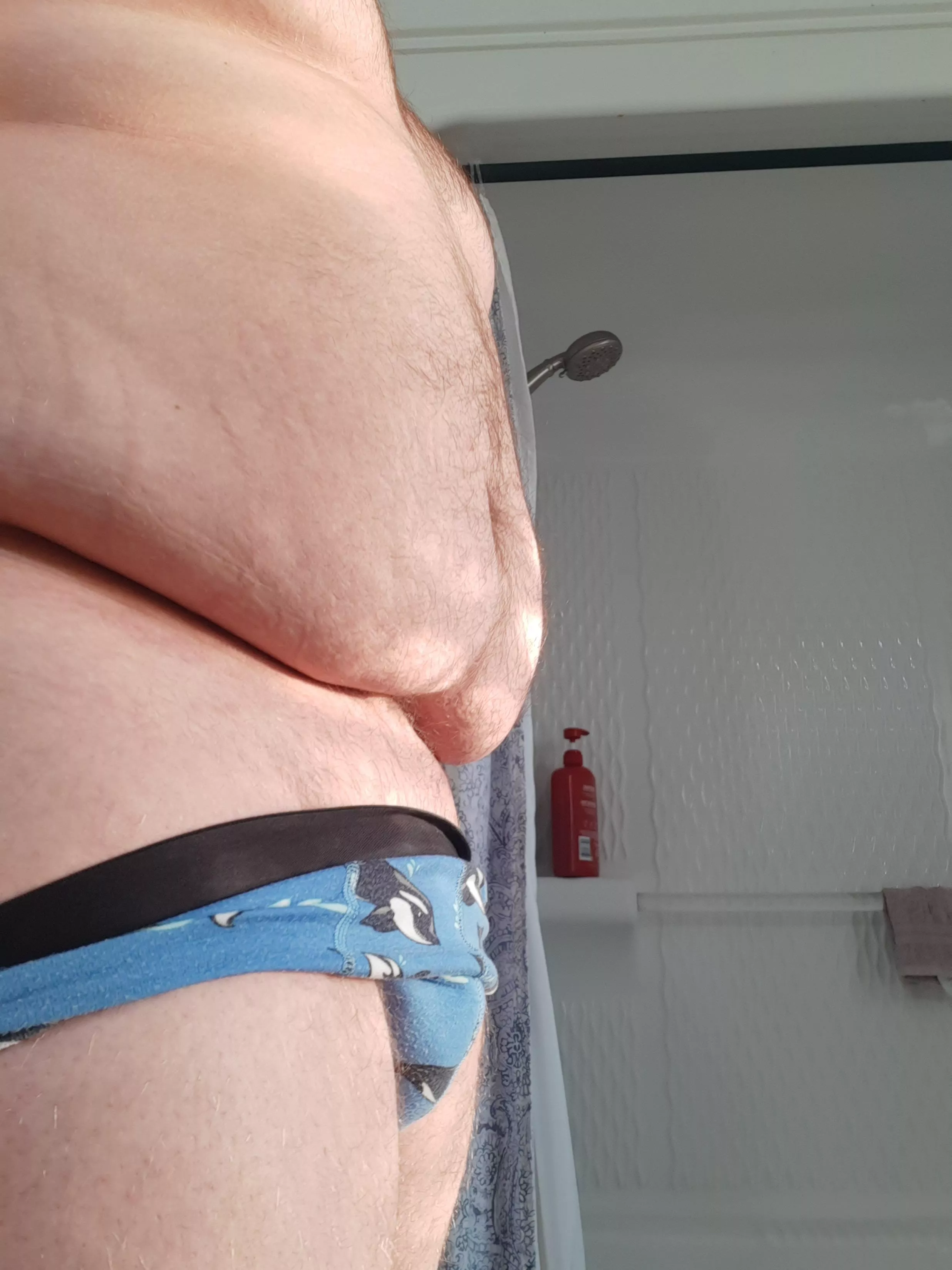 Drop those breifs boys... It's shower time!