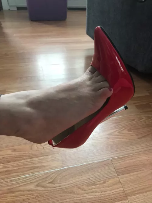Feet Heels Toe Cleavage Red Stilettos
