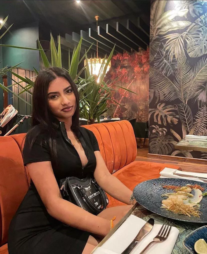 Fellow crossdress hit me up :) I want some friends 😊