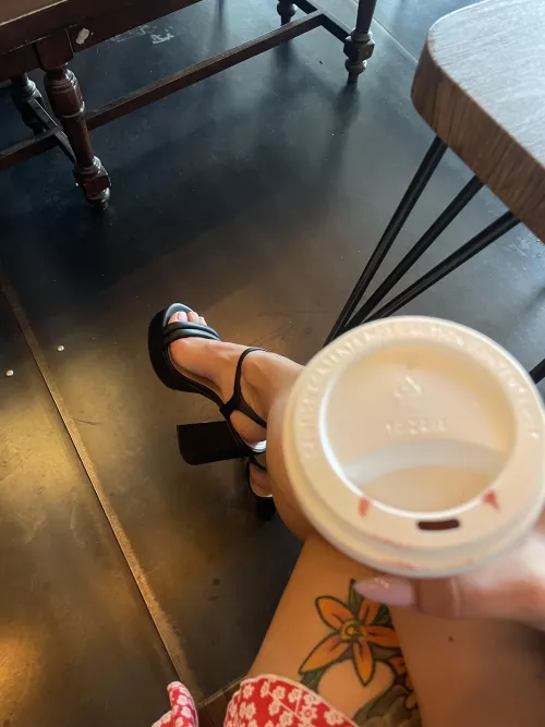 It’s fun for me to catch strangers, staring at my feet, in public😏🤭.