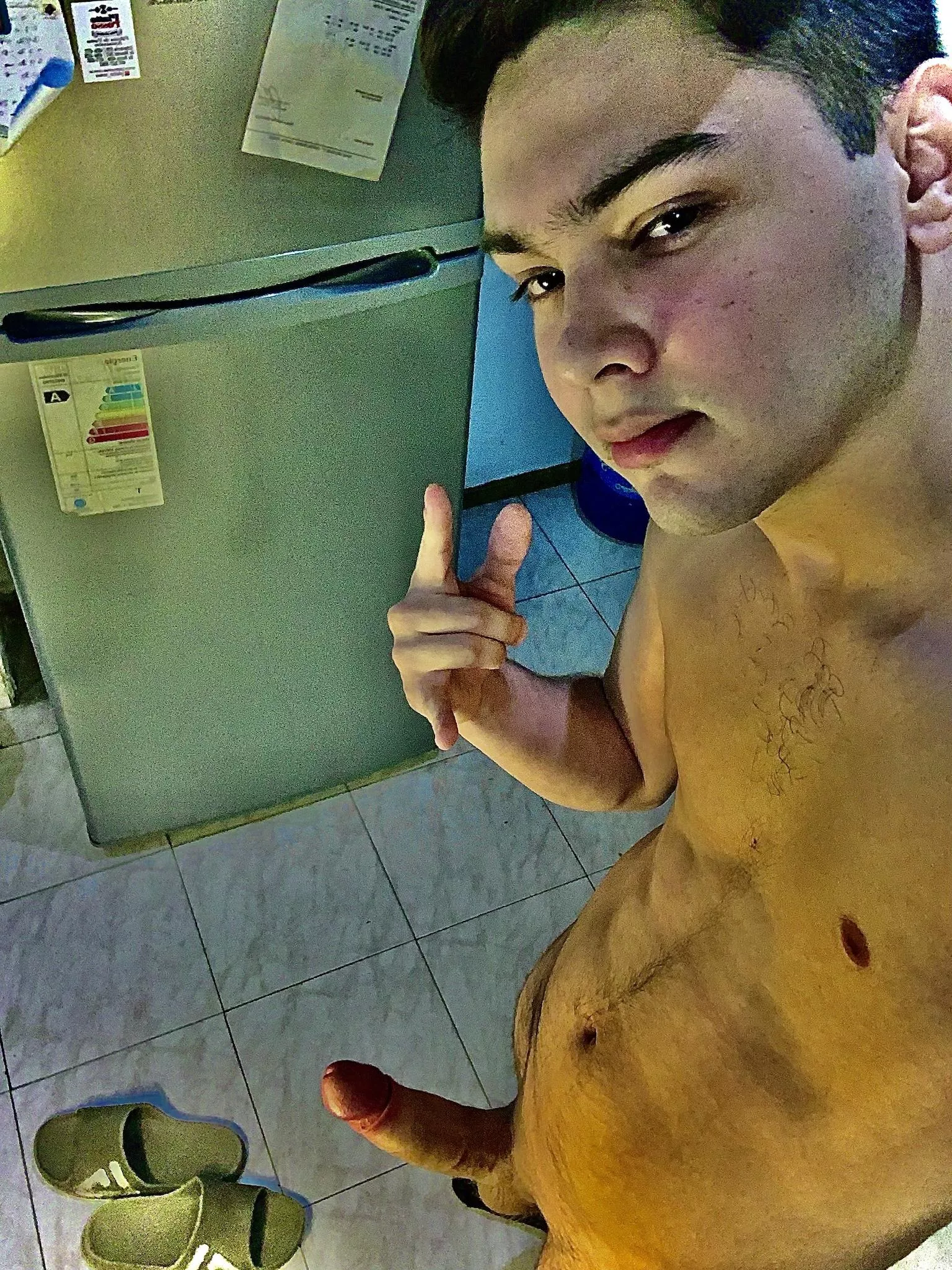 Mmmm very hot 🤧🥵