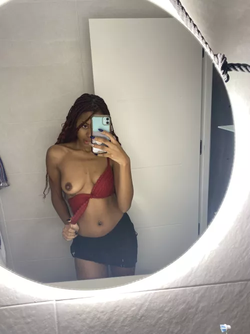 My eyes looking straight to you during pounding!