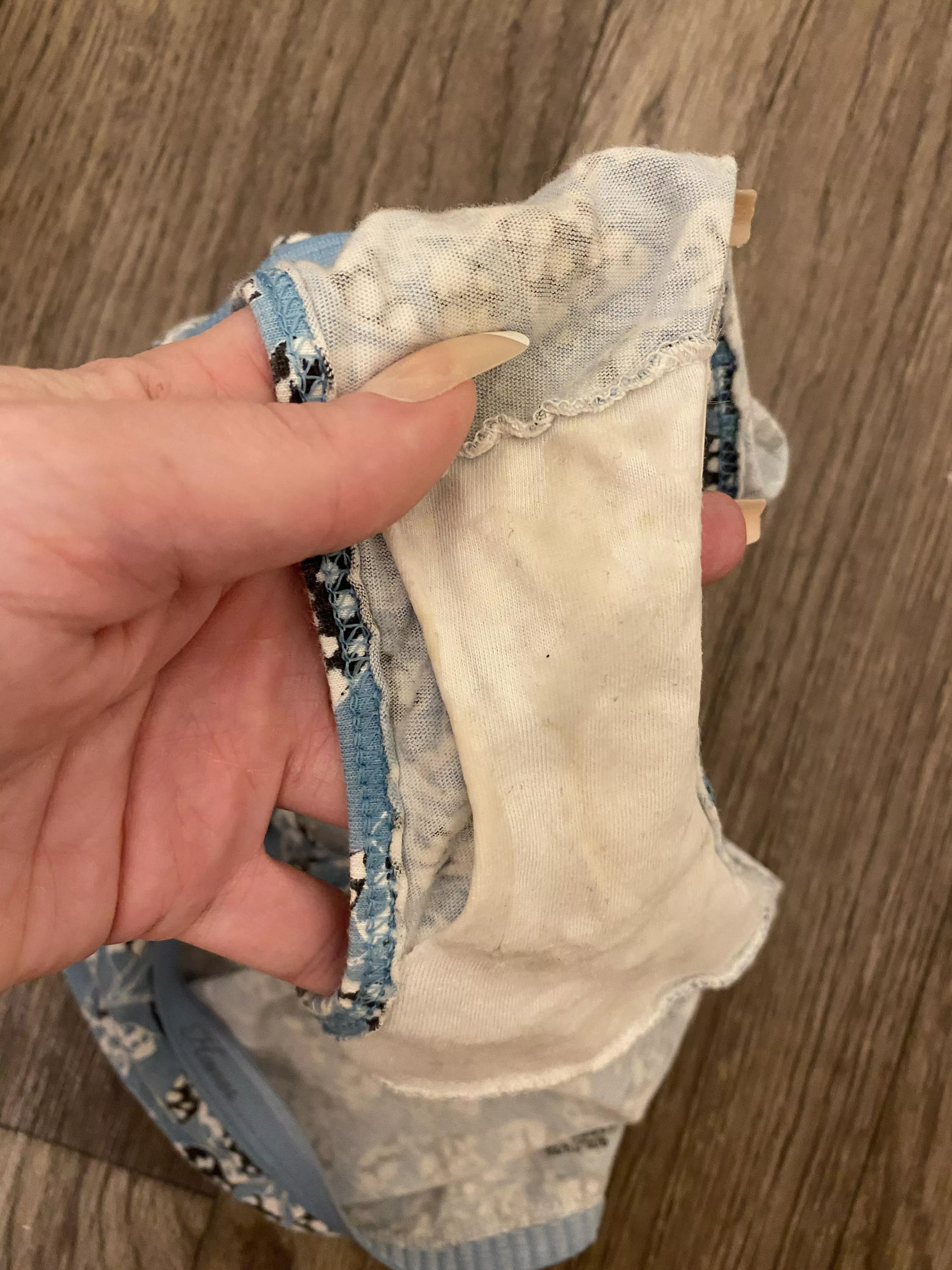 say hi,,,if you want to play with it 💦