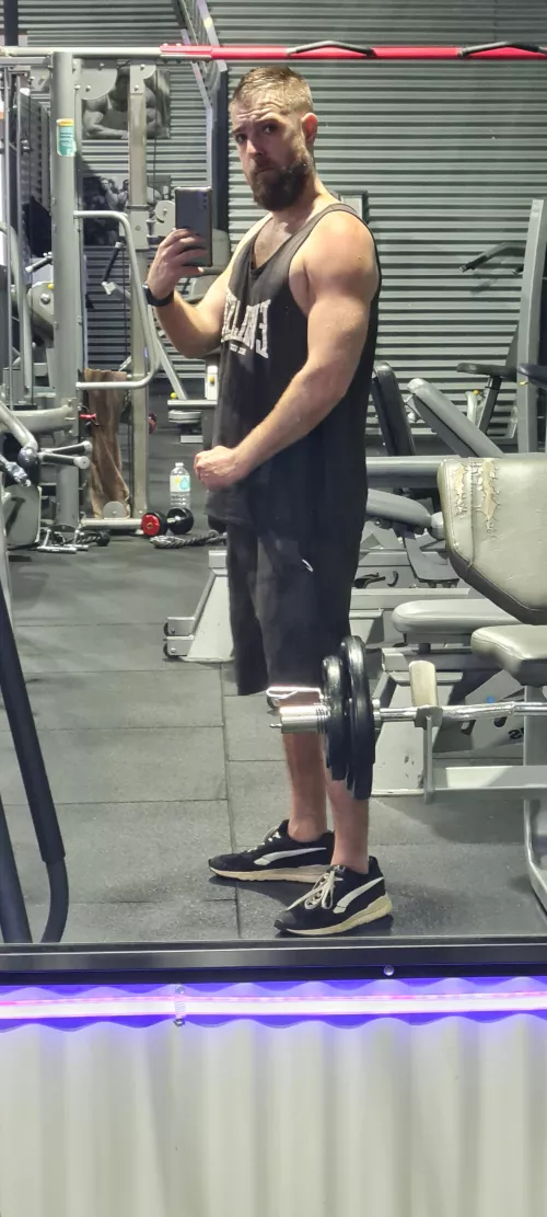 slightly frustrated in the gym just don't seem to be growing lol