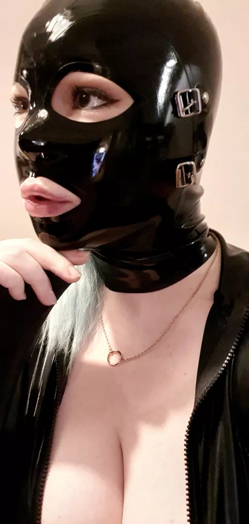 Waiting for Daddy to come home from work [OC]