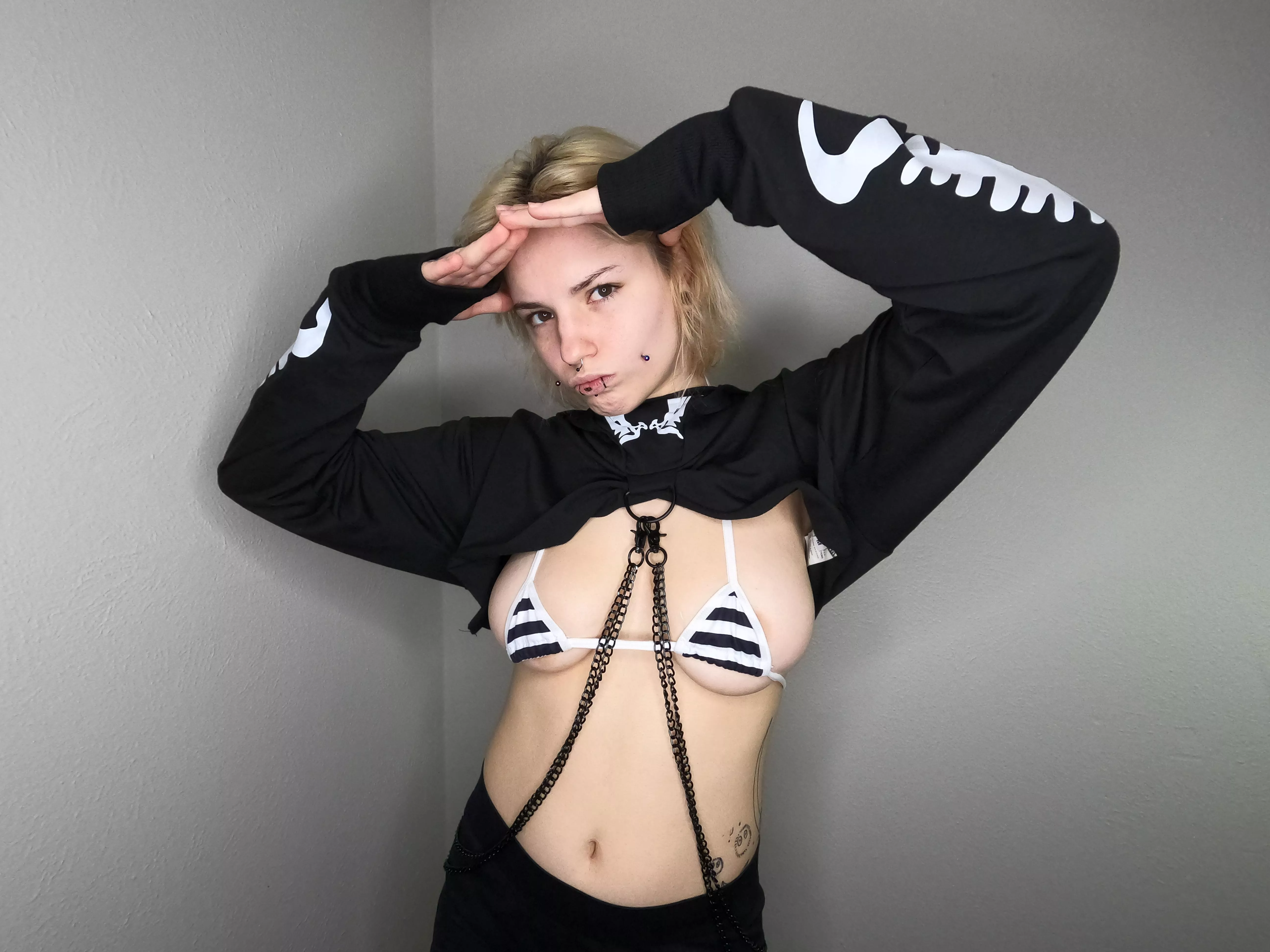 your favorite boi toy!😋😋