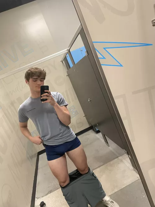 18 dm me with pic for snap;) love fit/dom bros