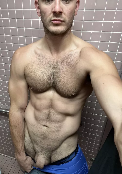 36m…wifey doesn’t appreciate what she’s got. Suck it or sit on in first?