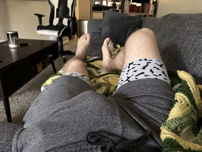 Come undress me and lick my feet