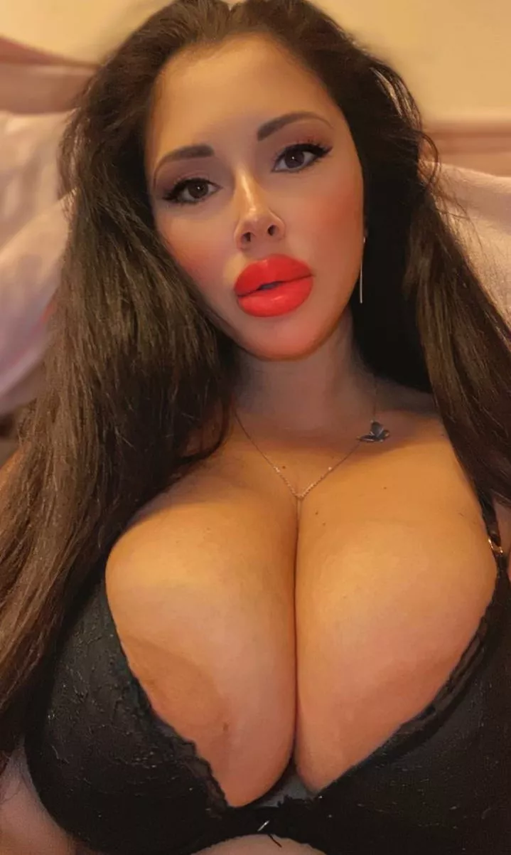 Guess what I want to feel between them ?