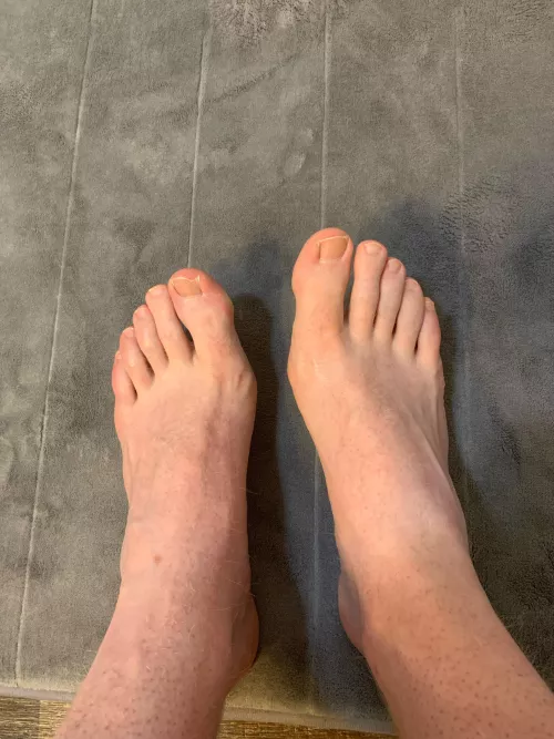 Heavy equipment mechanic feet. Are they hot or not?