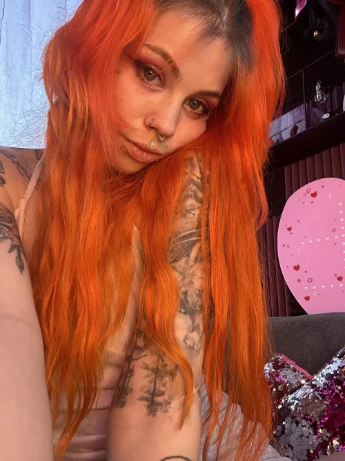 I can be your play thing for the day. 💖