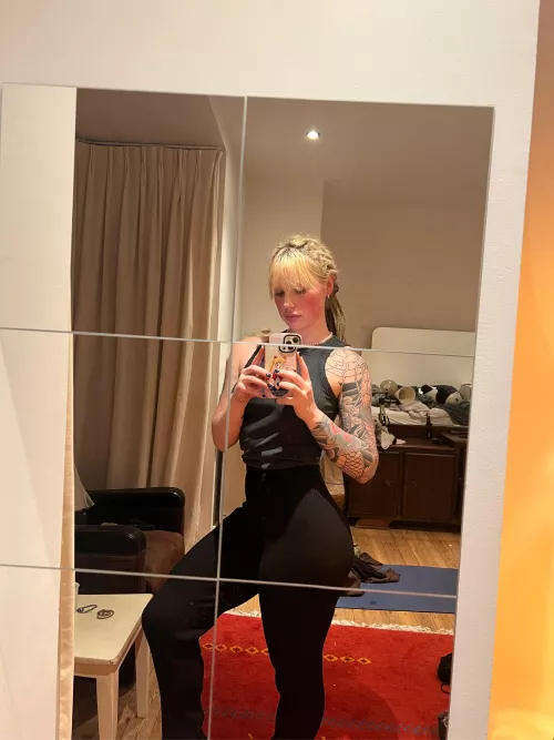 I hope you like white girls with a fat ass