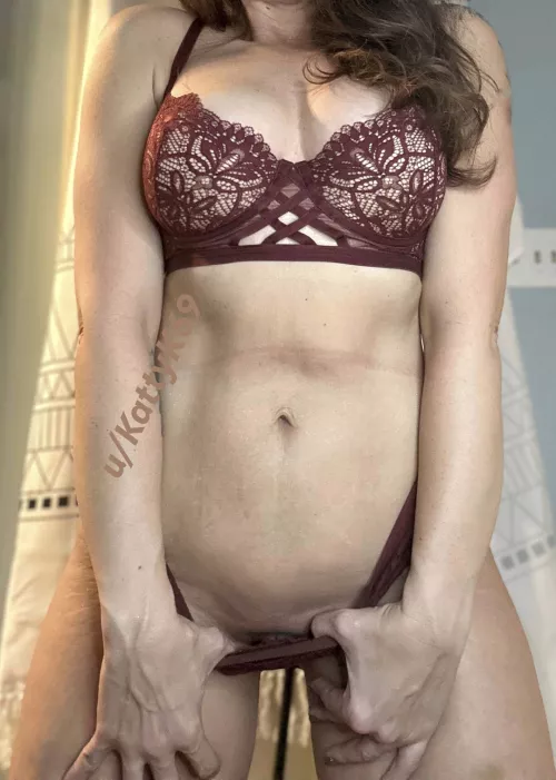 I received a lot of love for this outfit, and some of you all asked me to keep going. There may be a slight peak in there 😊