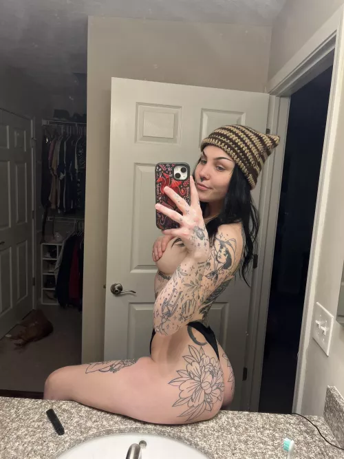 is my lil knit cat hat cute?