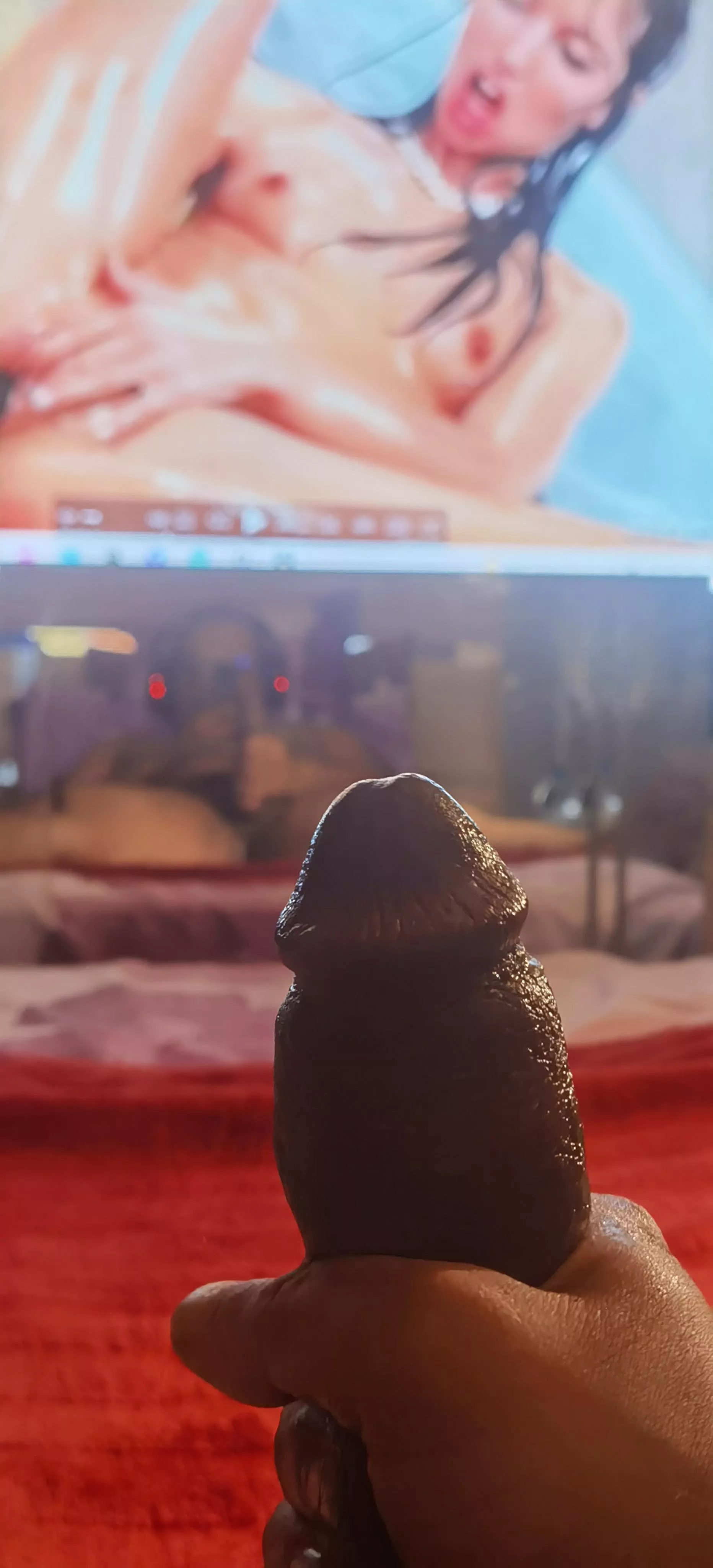 Jerking off 🍆 while watching porn 🍑