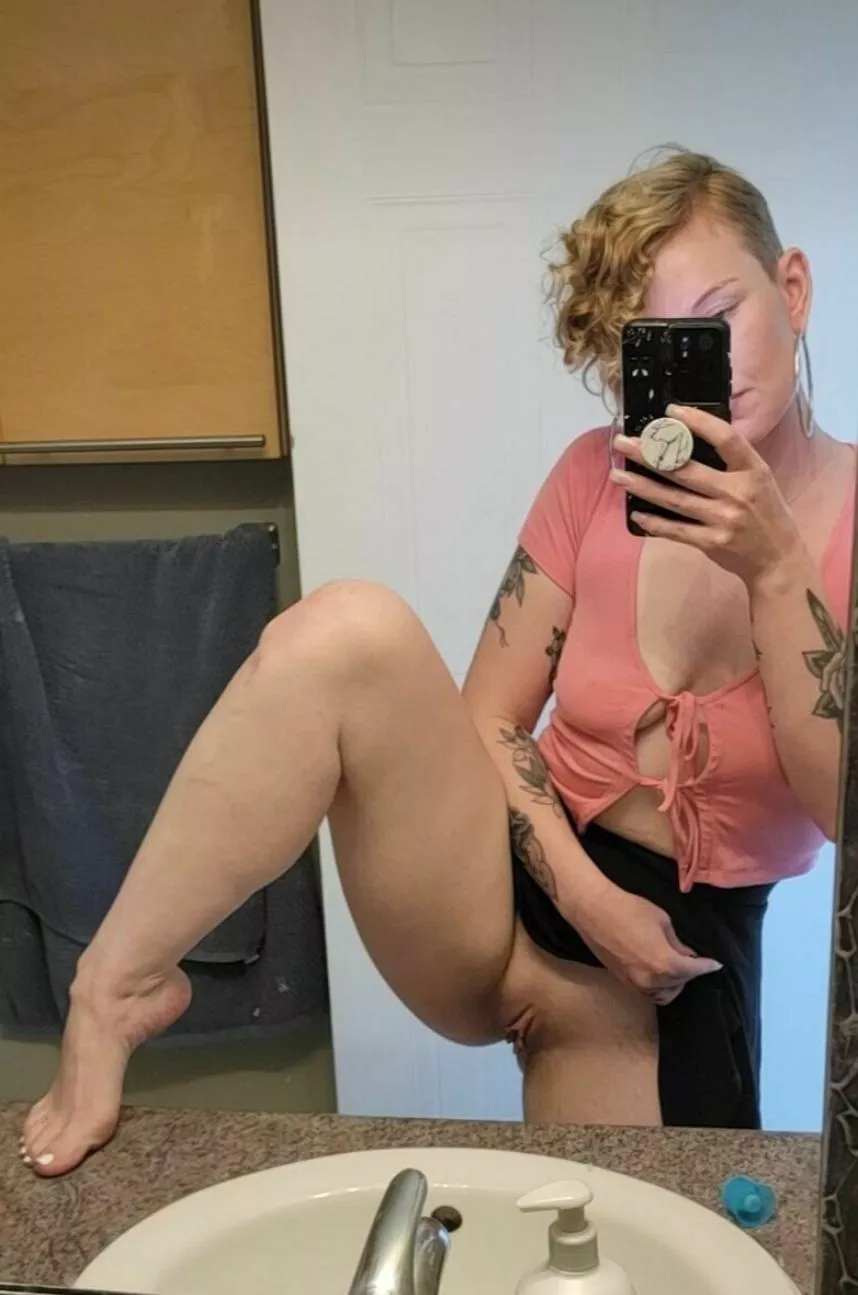 Leg up on the bathroom counter for you this morning