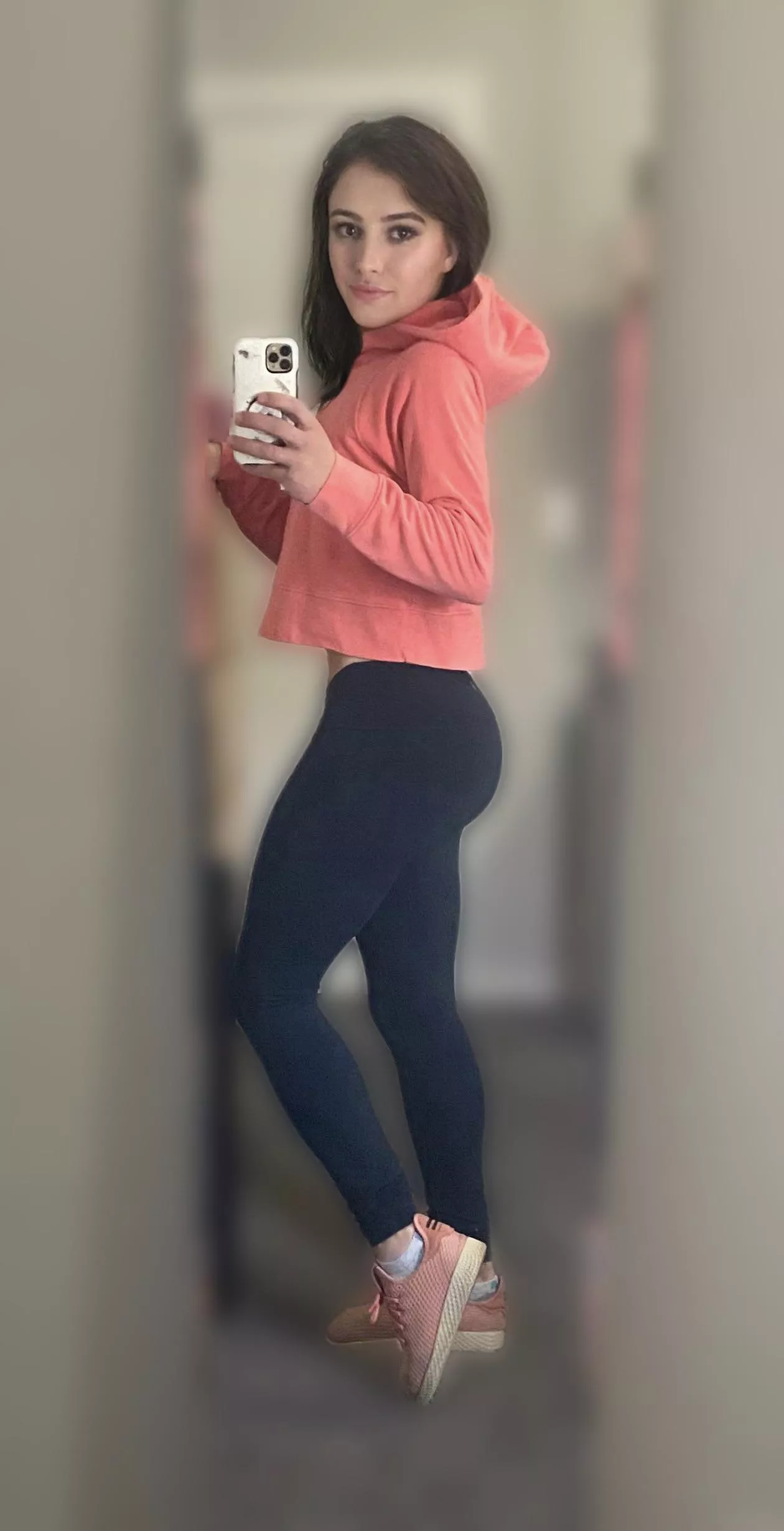 Love these leggings, they really help show off all the squats! 🍑❤️