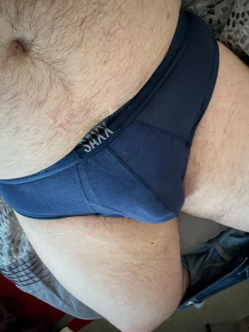 Need to be comfy this morning. This pair of SAAX seems to be the best choice. 😉